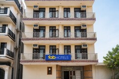 FabHotel Singh Guest House, Delhi