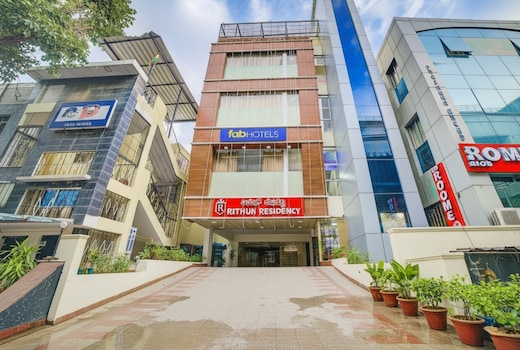 FabExpress Rithun Residency - Jayanagar / Anjaneyaswamy Temple