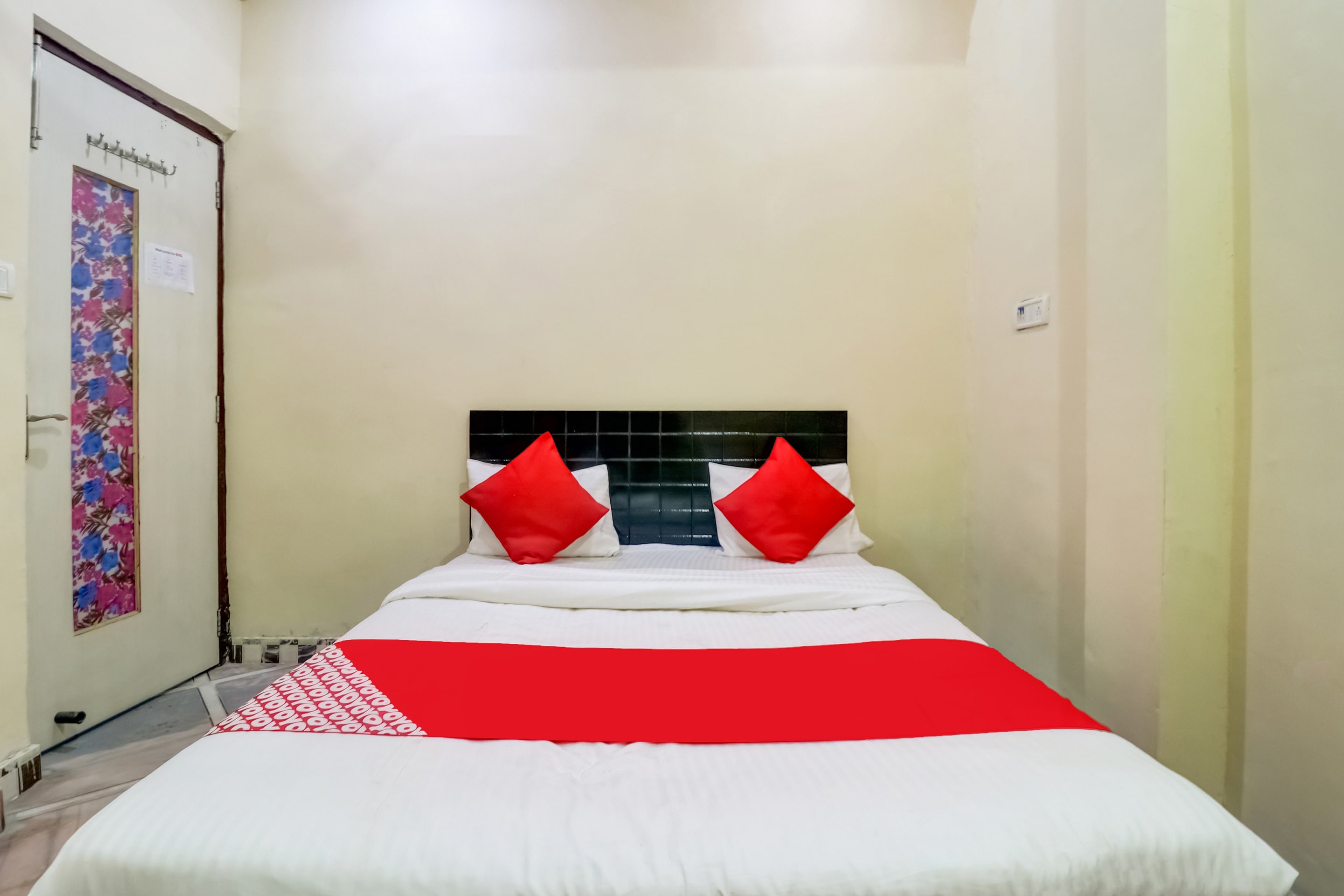 Hotel O Ishan Guest House - Tap to explore photos