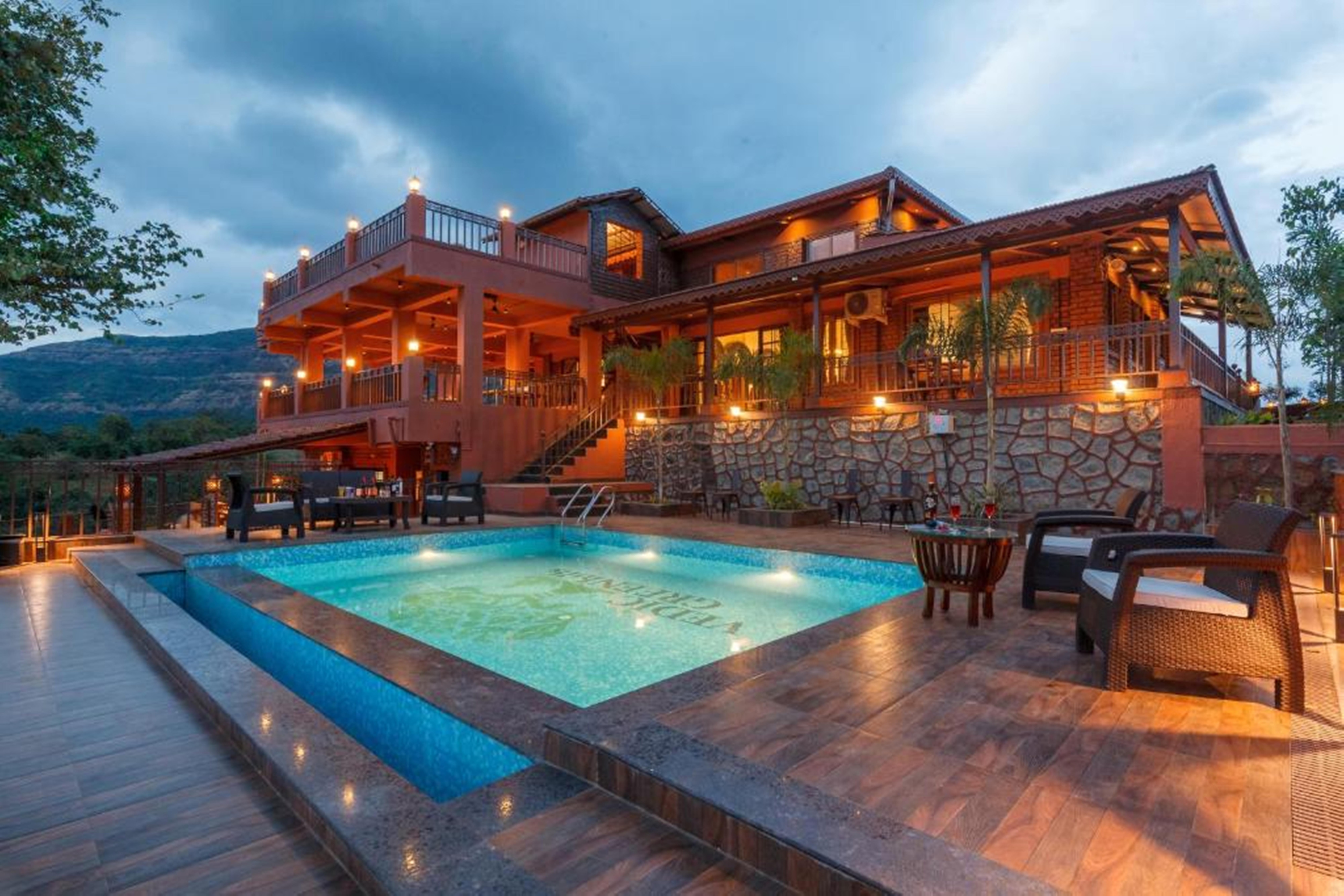 Jalanta 12Bhk A place where you meet the clouds - Tap to explore photos