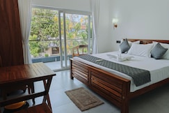 Matty's villa | Premium Balcony Rooms, Cochin