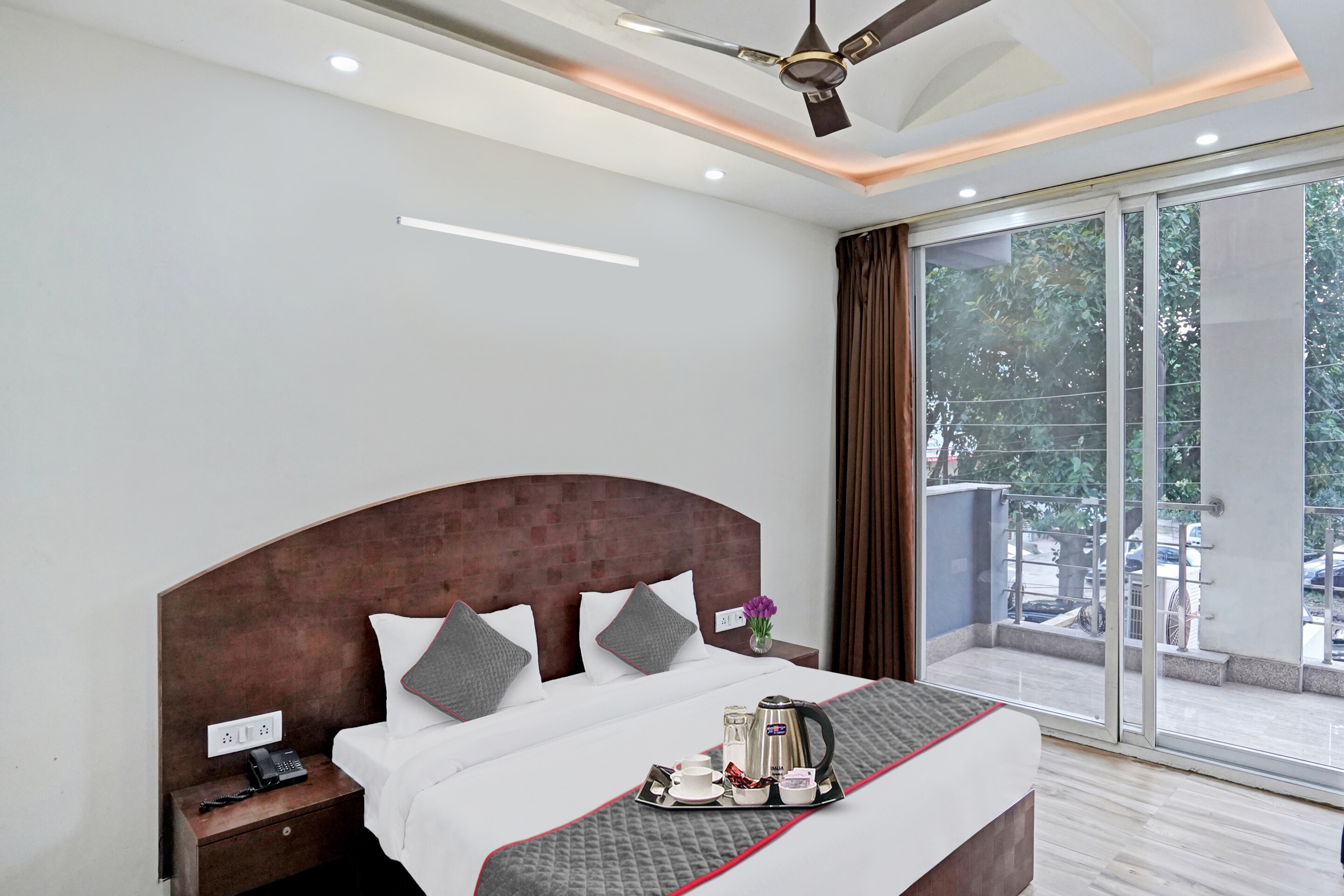 Townhouse Stay 52 Gurgaon - Tap to explore photos