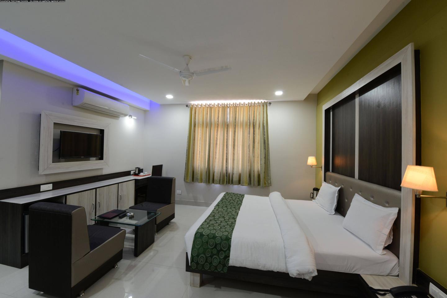 Hotel Heeralal - Tap to explore photos