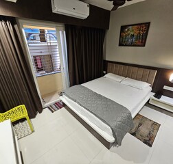 Standard Deluxe AC Room