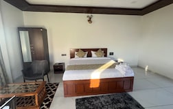 Valley view Room 302