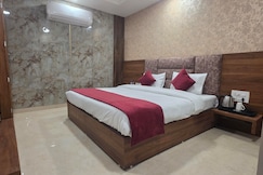 Hotel Golden Pearl Amritsar (In Front of Golden Temple Gate), Amritsar