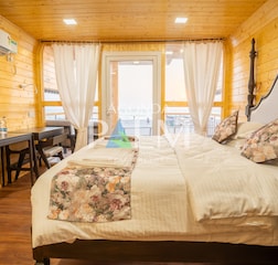 Superior Duplex Chalet with Sea-View and Jacuzzi