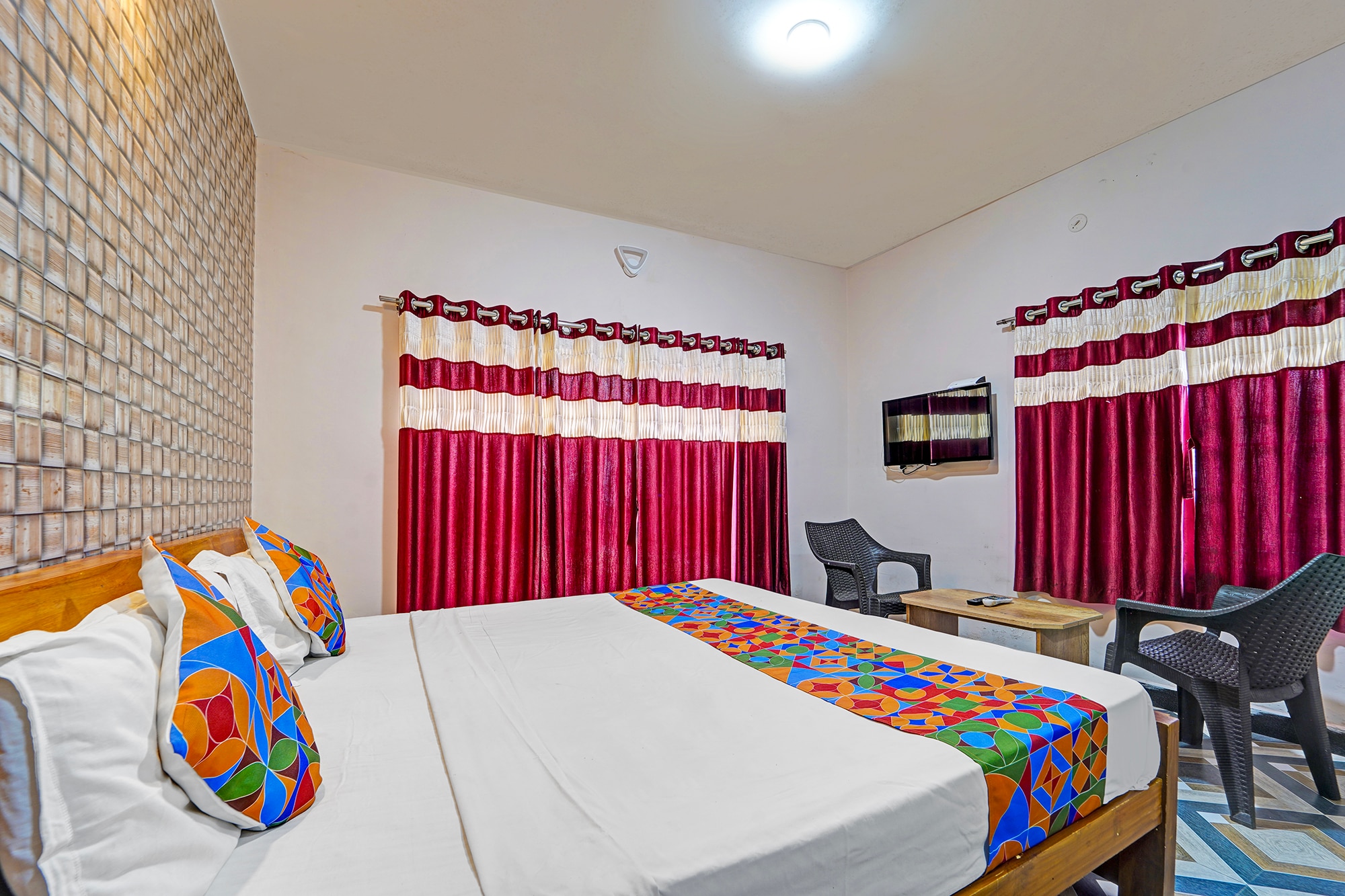 FabHotel Phoenix Stay - Tap to explore photos