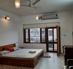 IDENTITI BOUTIQUE HOME