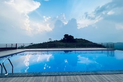 Hazy Heights 360, Munnar