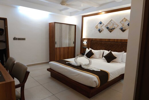 Townhouse Cochin Airport Formerly Skyluxe