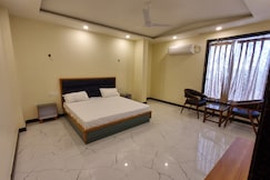 23 Gravity house, Karauli