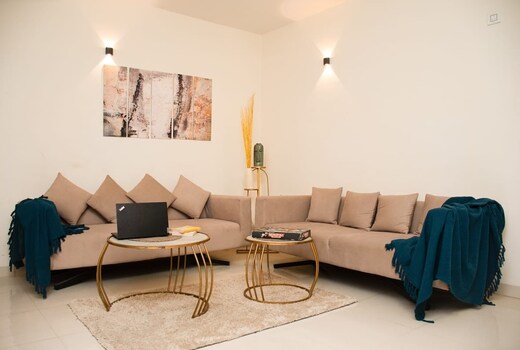 Nirvana Horizon | Entire 3BHK Apartment