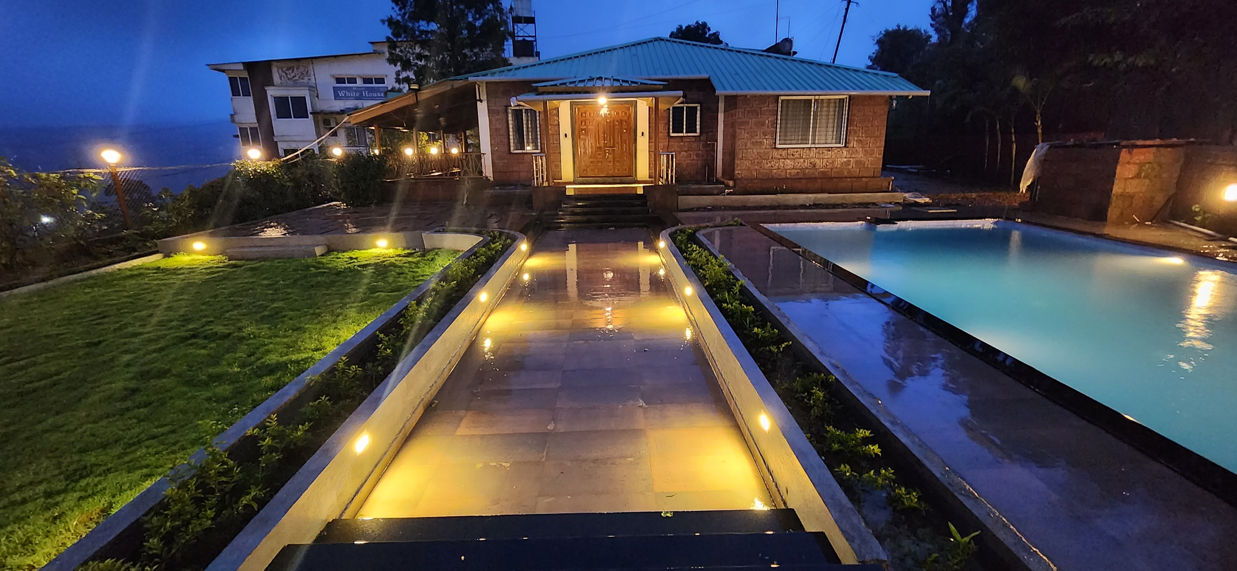 High Garden Villa - Tap to explore photos