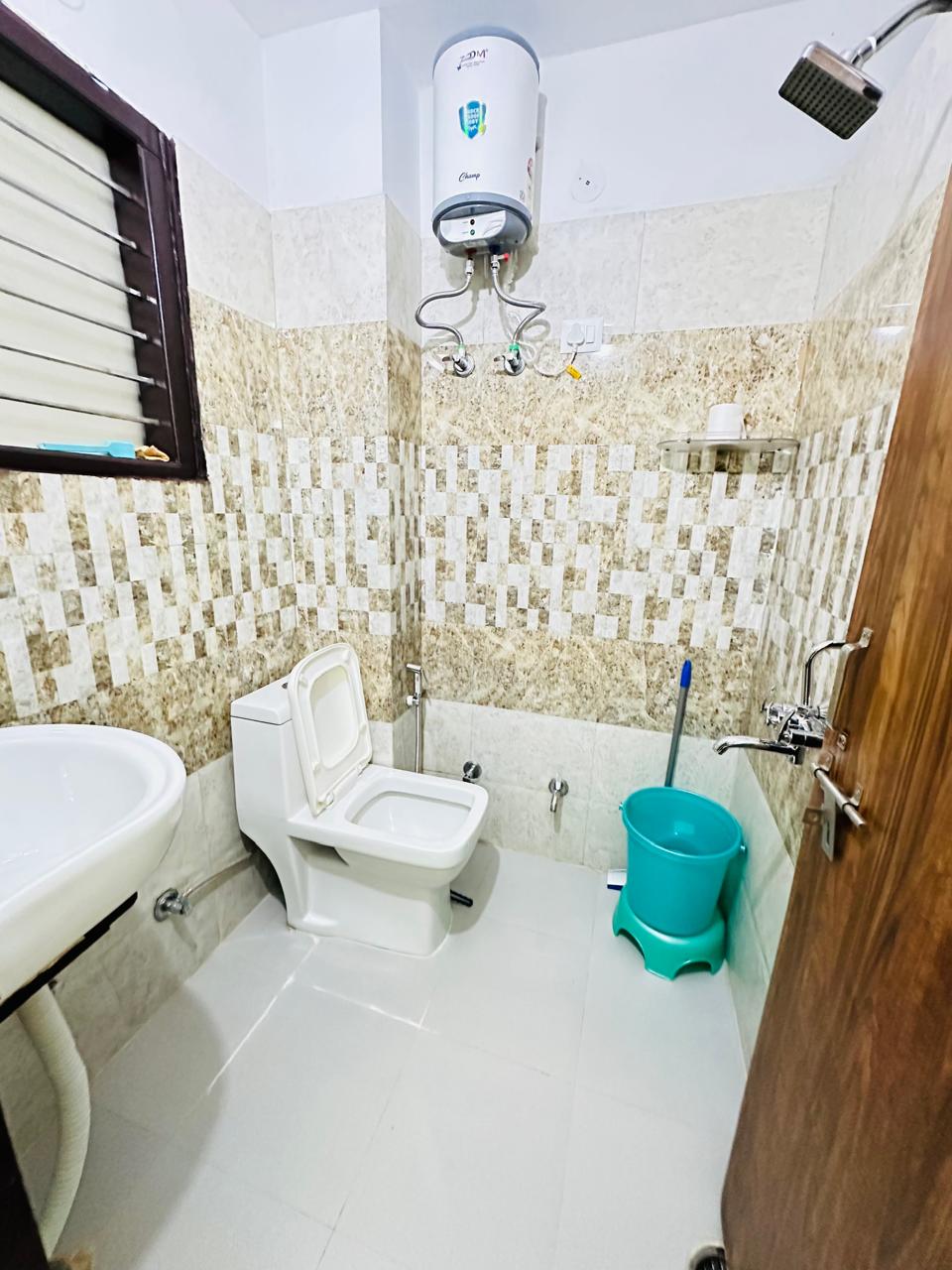 Apartment nearby medanta hospital - Tap to explore photos