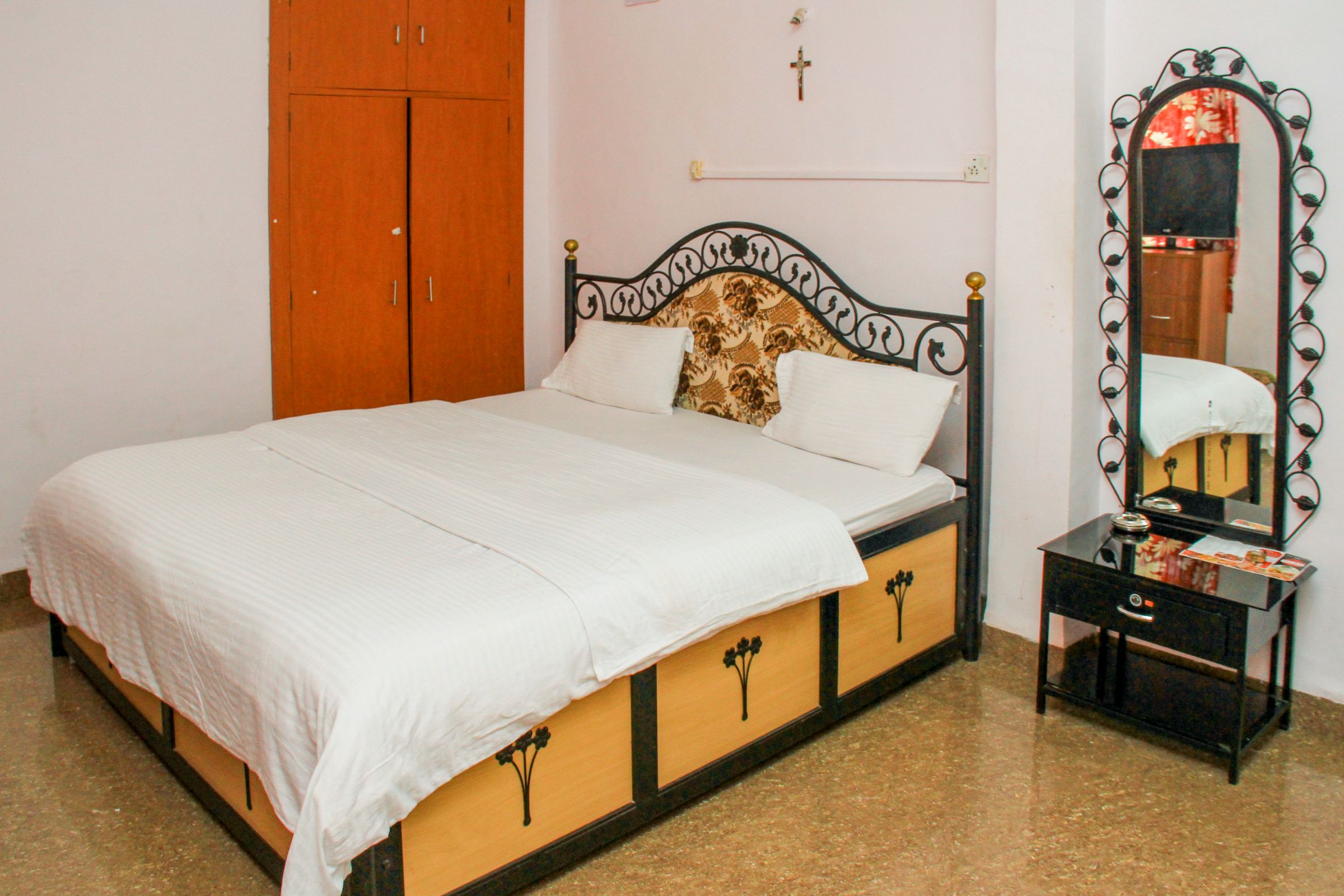 17 Resorts Near Ashwem Beach Goa Book Room At 1150 Goibibo
