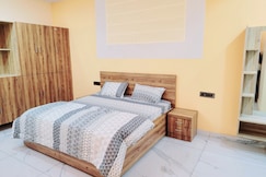 THE VIBES HOTEL, Charkhi dadri