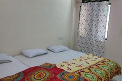 Ujjain Mahakal Dwar Hotel Cum Homestay (Opposite Shri Nandi Dwar Main Gate - Mahakal Corridor), Ujjain