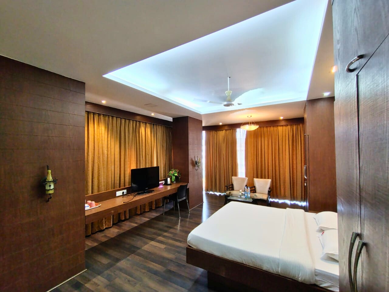 Double Executive 1