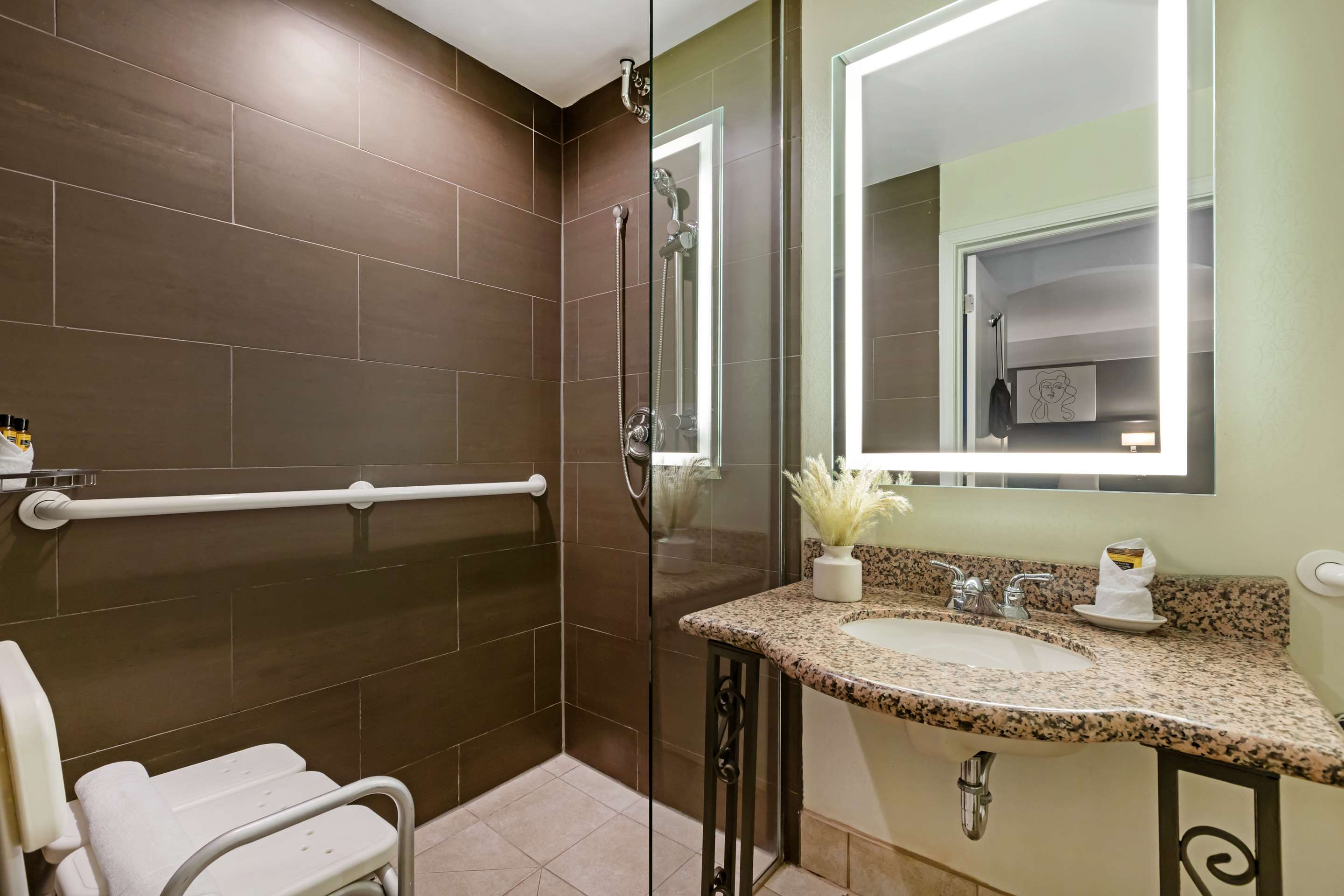 Best Western Plus Hawthorne Terrace Hotel - Tap to explore photos