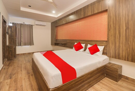 Hotel O R Square Grand