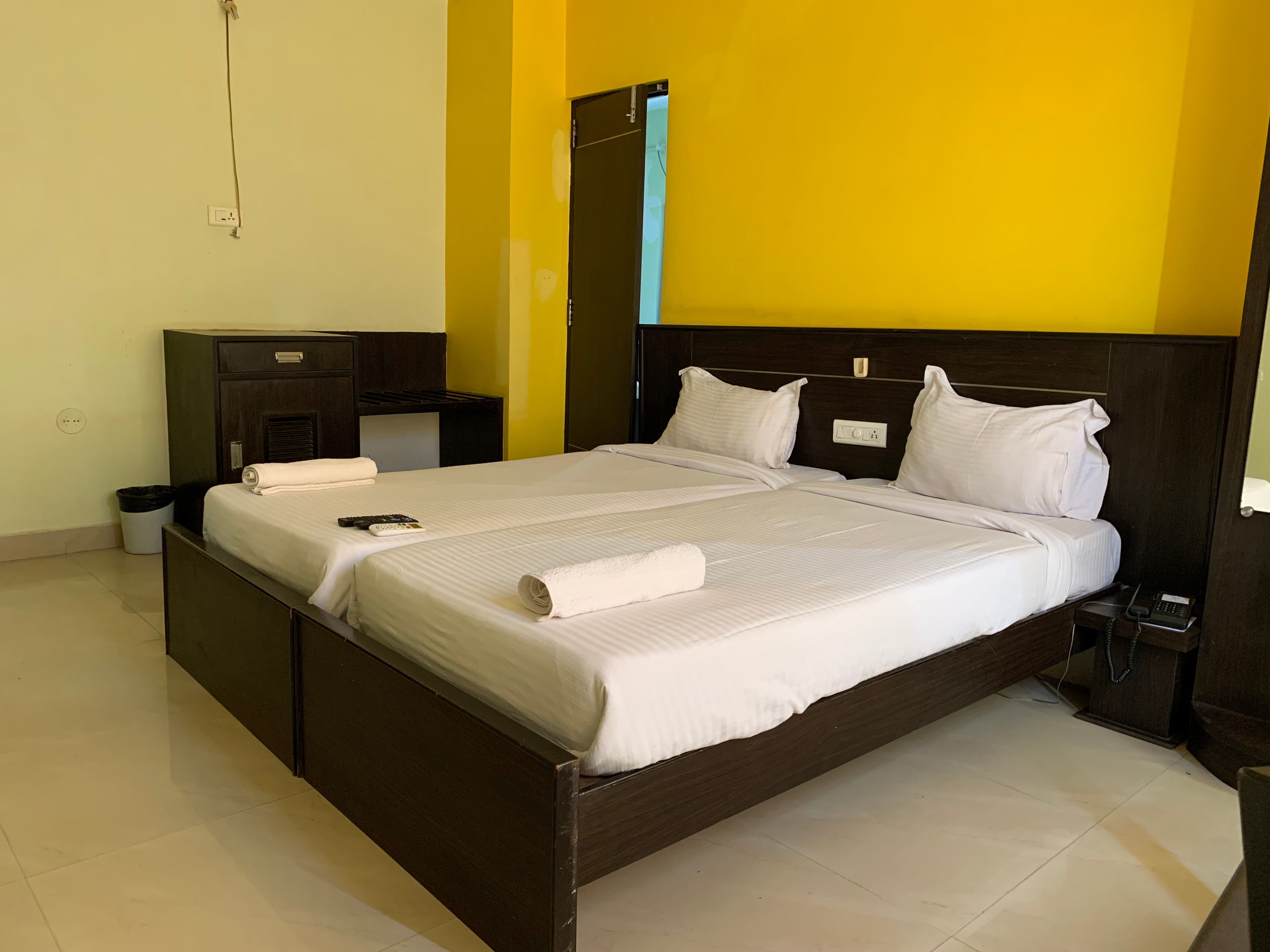 Hotel Nova De Goa - Tap to explore photos