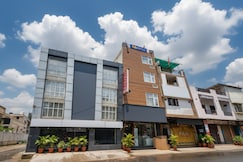 Via Santosh Residency, Delhi