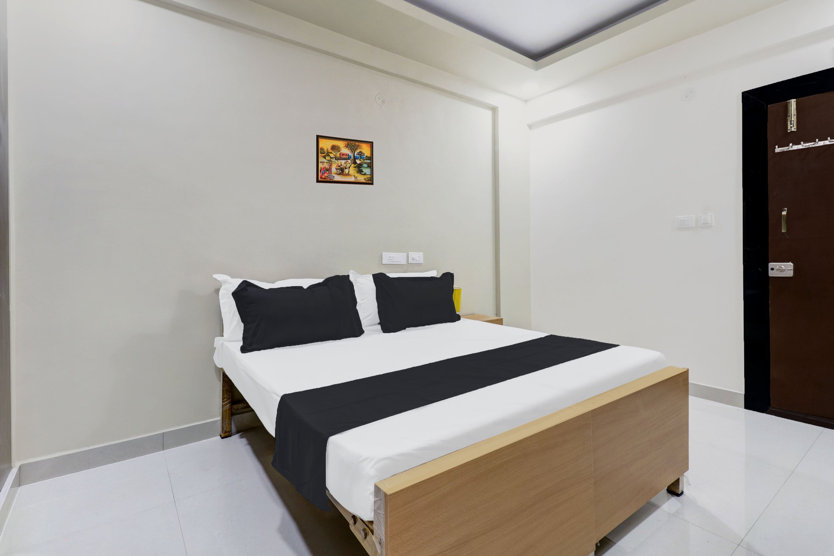 Hotel O Sri Harshitha Grand Near Zudio - Star Bazaar, Kundalhalli Gate - Tap to explore photos