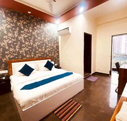 Deluxe with Balcony