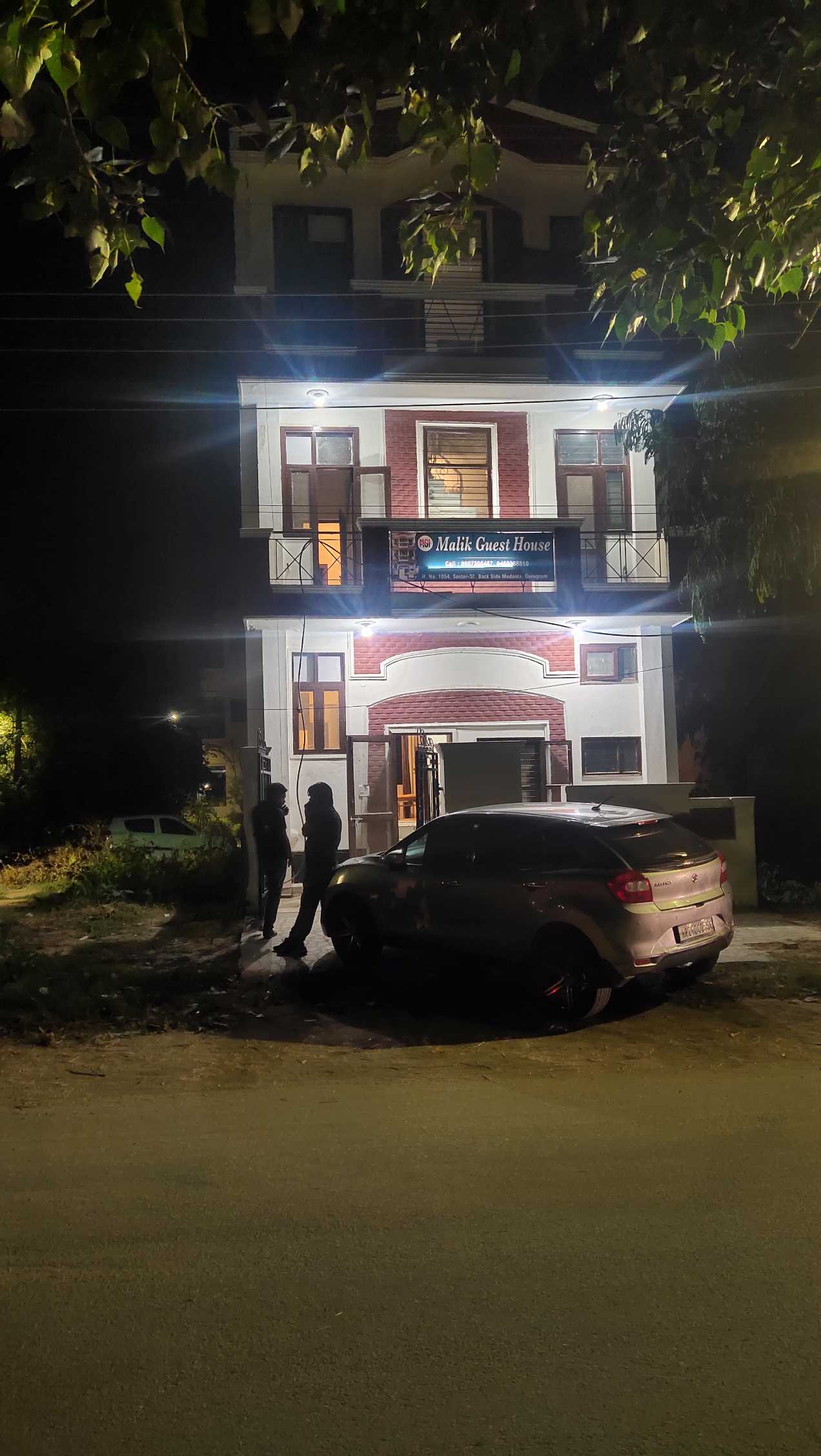 Hotel O Malik Guest House Near Omaxe Celebration Mall - Tap to explore photos