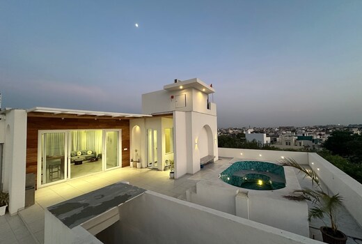 Archive Pool Penthouse 1 BHK