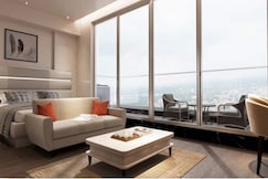 20 Mins to IGI Modern Apartment with Party Deck, Gurgaon