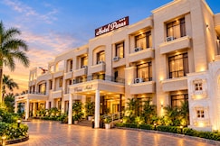 Hotel Paras, Dera bassi