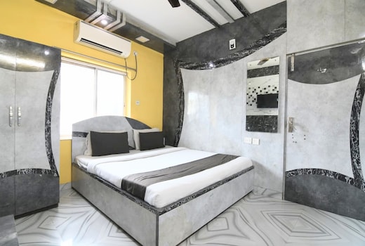 Trivedi Tower Near Acropolis Mall