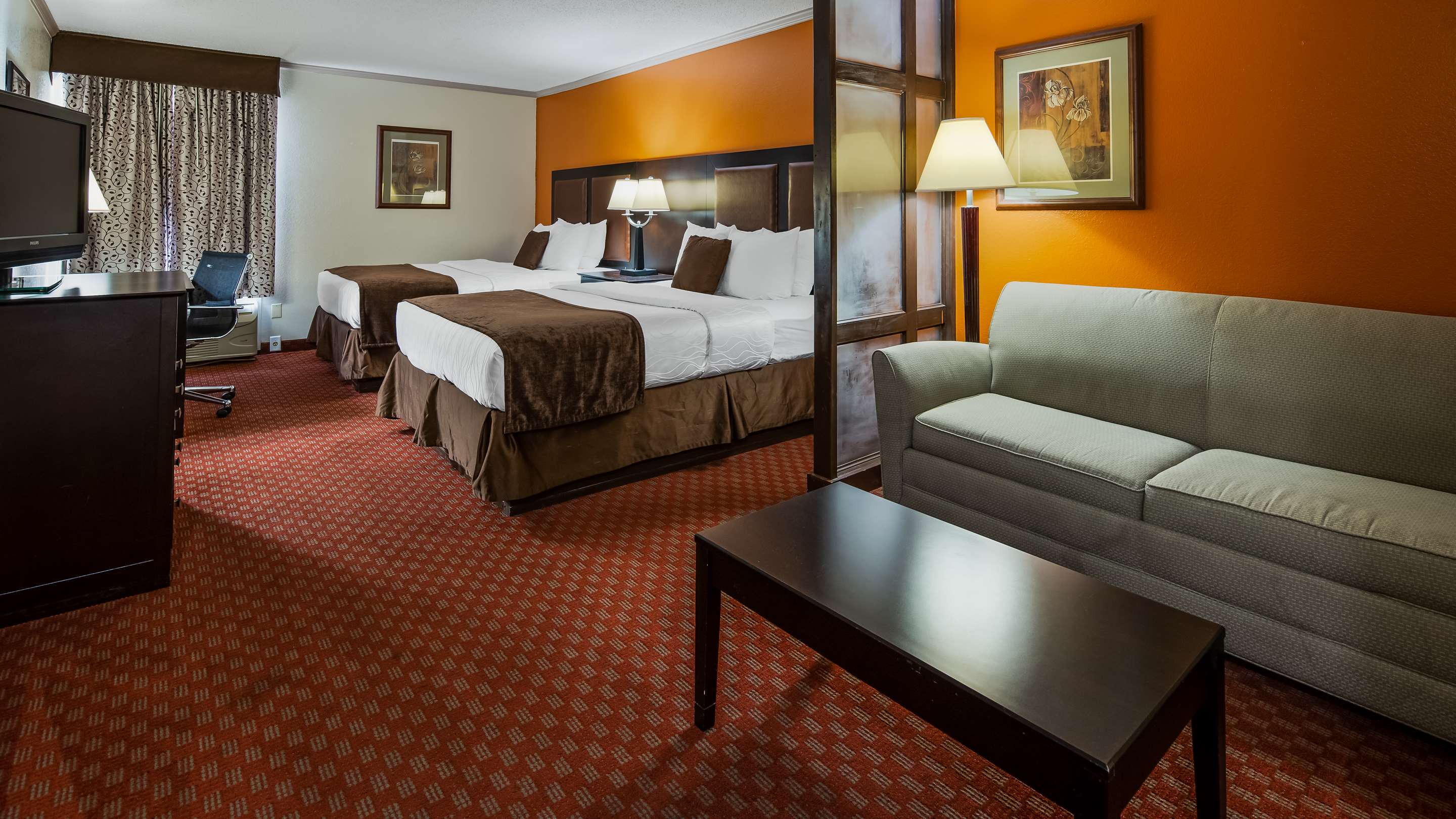 Best Western Plus Lubbock Windsor Inn - Tap to explore photos