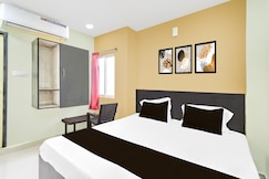 Hotel O HOLIDAY STAR IN Nampally Railway Station, Hyderabad