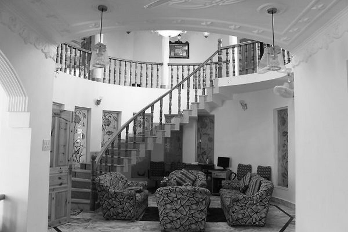 Exotic Palace Home Stay - Tap to explore photos