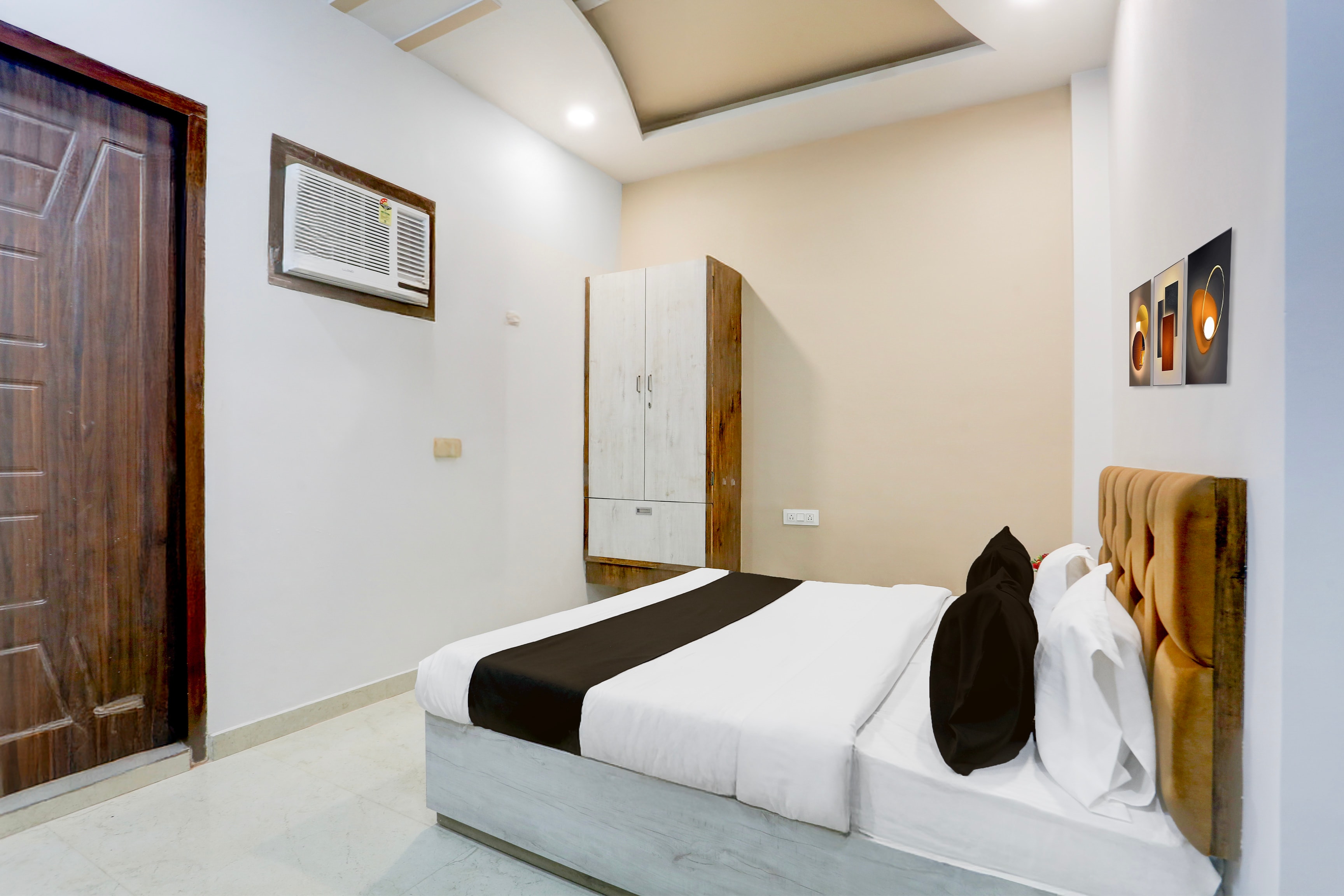 Super Hotel O Bareilly Near Satellite Bus Stand - Tap to explore photos