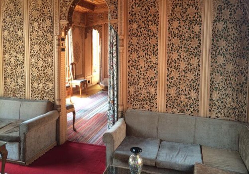 New Raja Garden Houseboat - Tap to explore photos