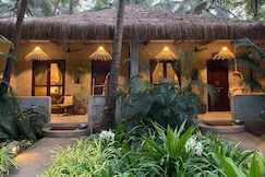 Palm Grove Beach Resort, Goa