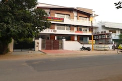 Rainbow gold inn, Lucknow