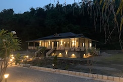 British Cottage Secluded Riverside Forest Villa, Mussoorie