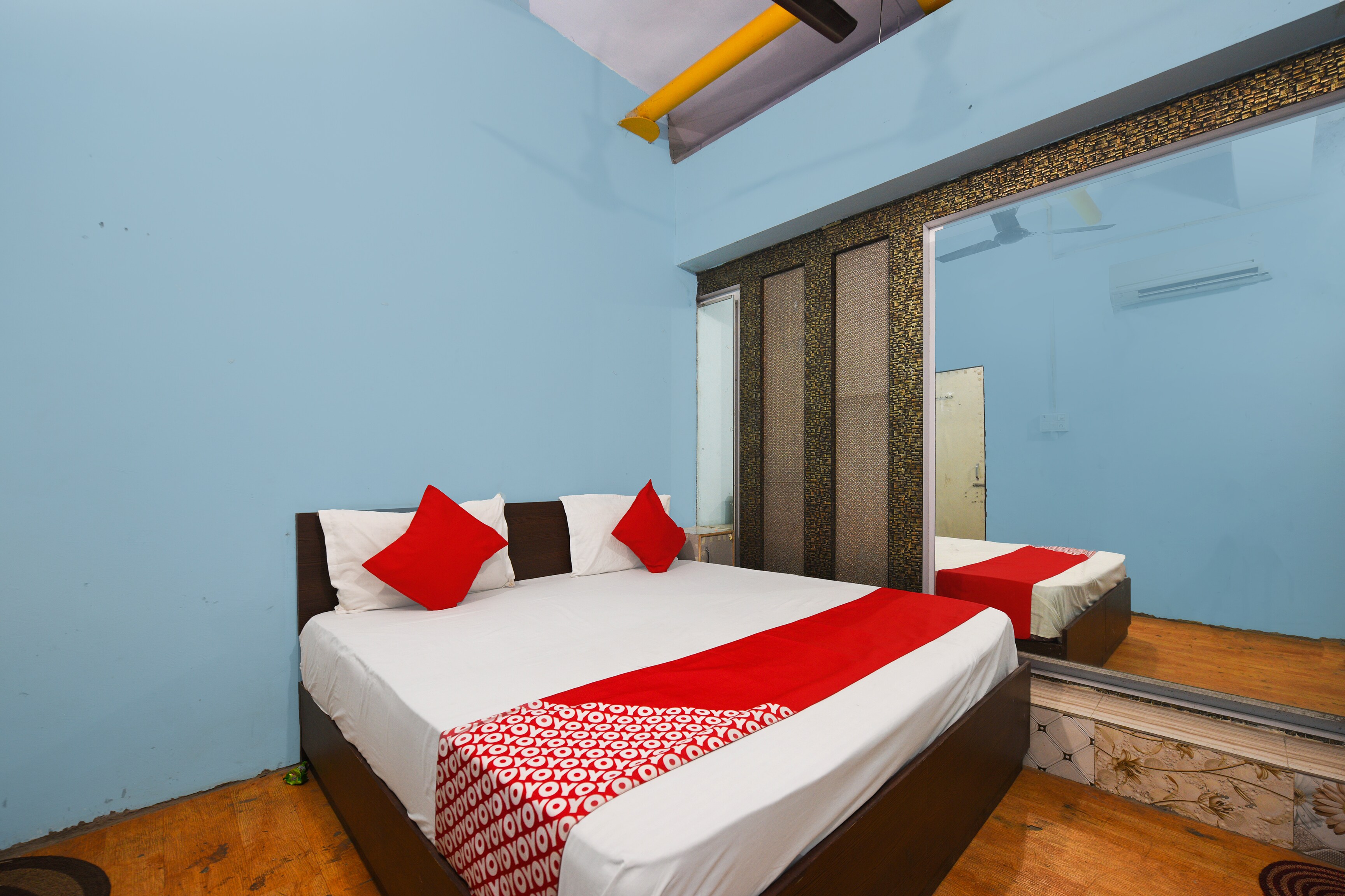 Hotel O Shivam Guest House - Tap to explore photos