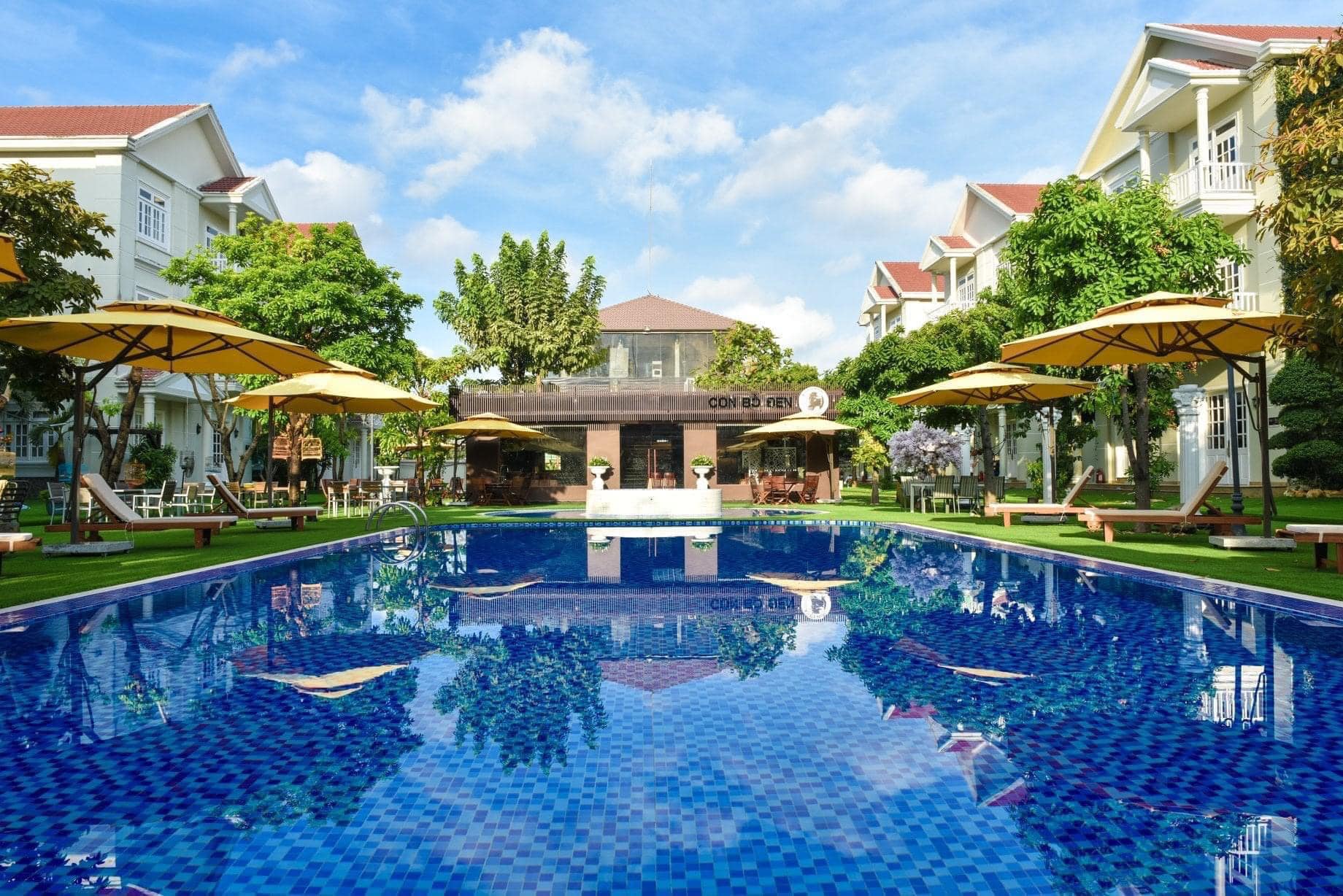 HIDDEN MANSION SAIGON RESORT - Tap to explore photos