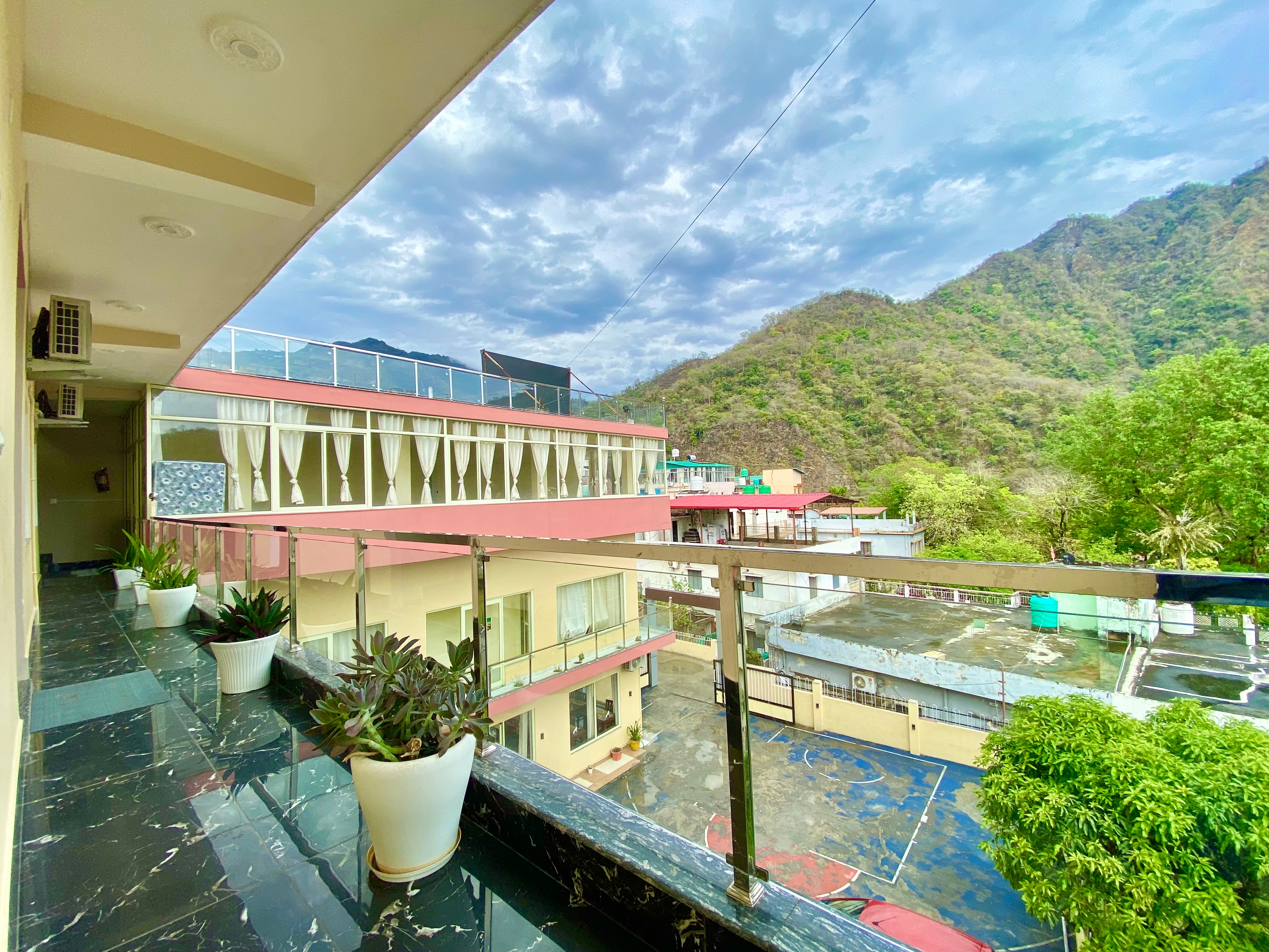 Tapovan New Residency (5 minutes walk to Laxman Jhula), Rishikesh