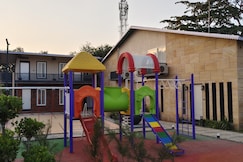 SWASTIK ANANDAM RESORT, Pakhanjur