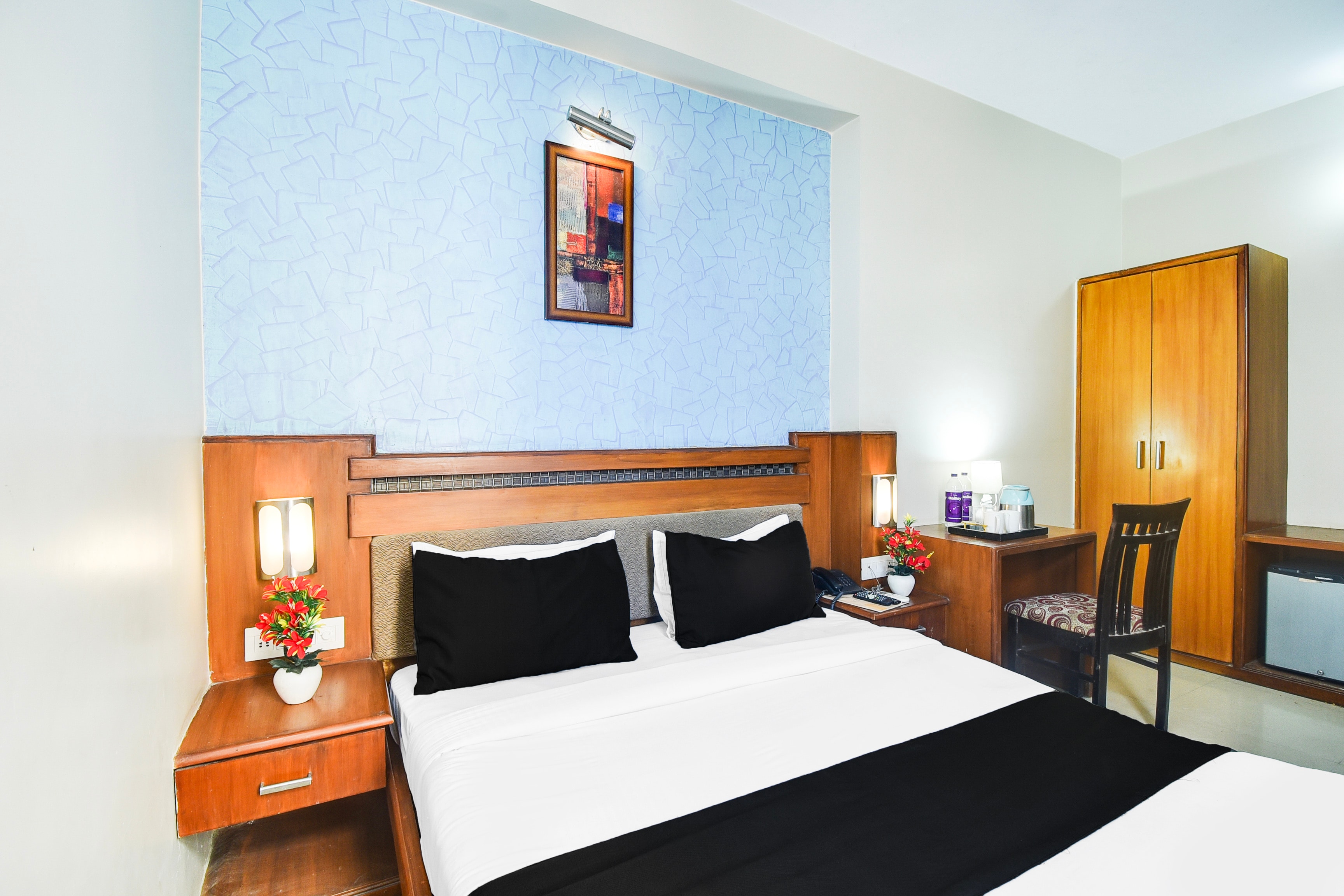 Townhouse Malviya Nagar Near Airport Formerly Royal Residency - Tap to explore photos