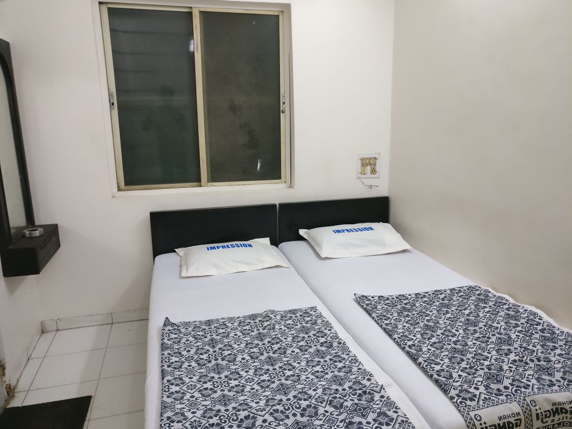 Hotel Impression Lodging Deluxe - Tap to explore photos
