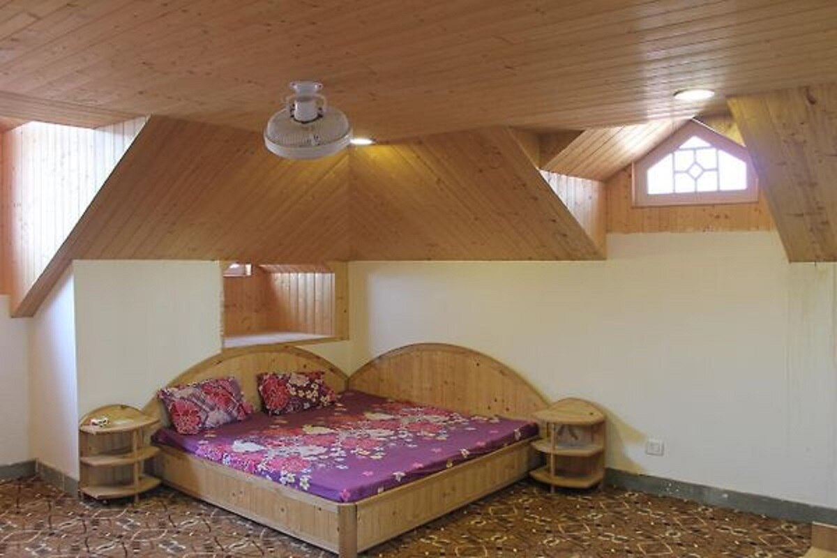 Exotic Palace Home Stay - Tap to explore photos