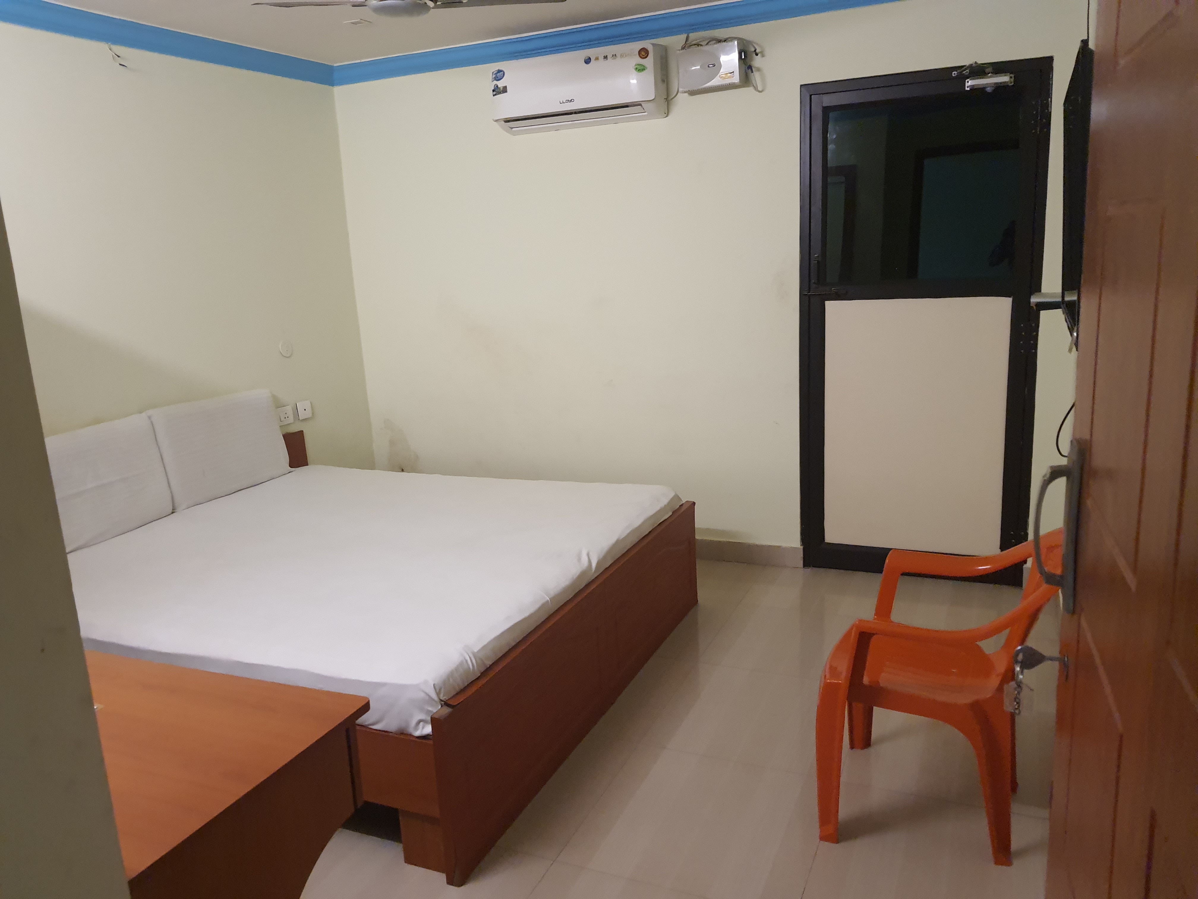 Beul Residency - Tap to explore photos